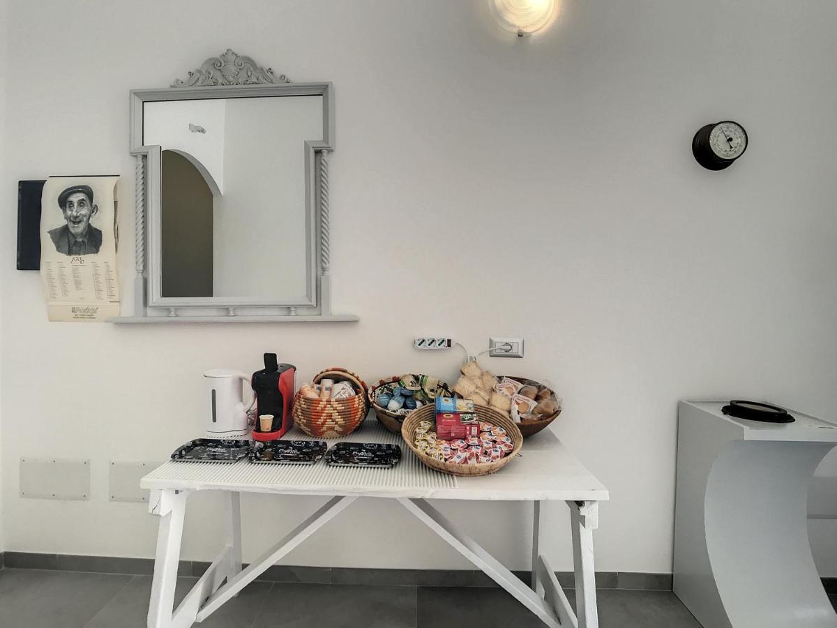 Il Bed And Breakfast Al Centro Castelsardo Exterior foto